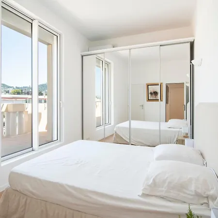 - Roof Terrace For Rent * 칸느