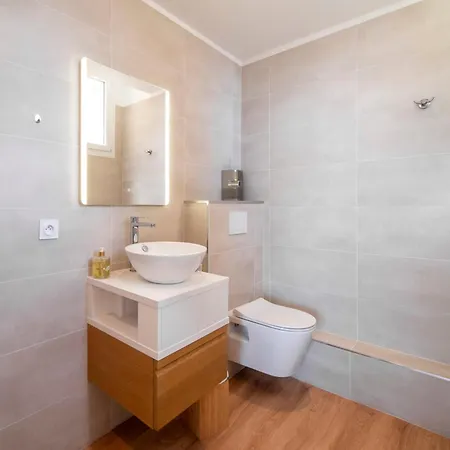 - Roof Terrace For Rent