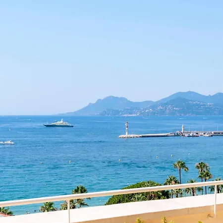 - Roof Terrace For Rent 칸느